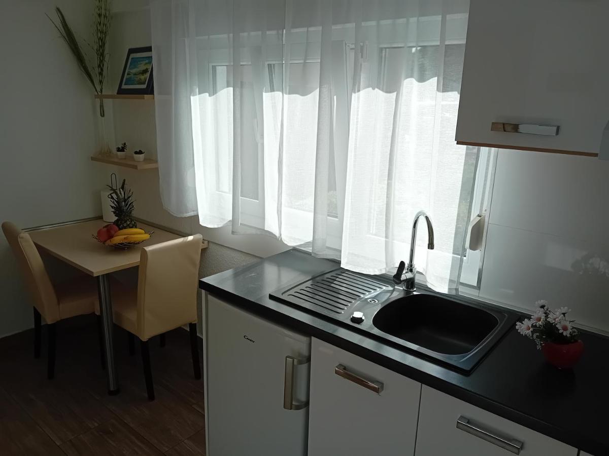 Apartment Nikol Pola Esterno foto