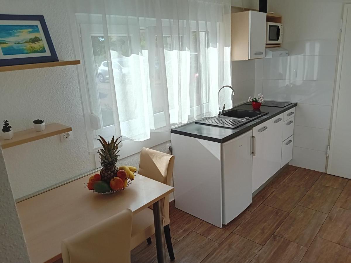 Apartment Nikol Pola Esterno foto